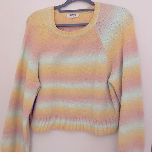 EUC BB Dakota by Steve Madden “Crazy on You” rainbow 🌈 sweater - Picture 1 of 2